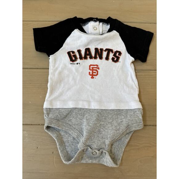 San Francisco Giants 3-6 months Infant Unisex Bodysuit One Piece GENUINE MERCH - Picture 1 of 3